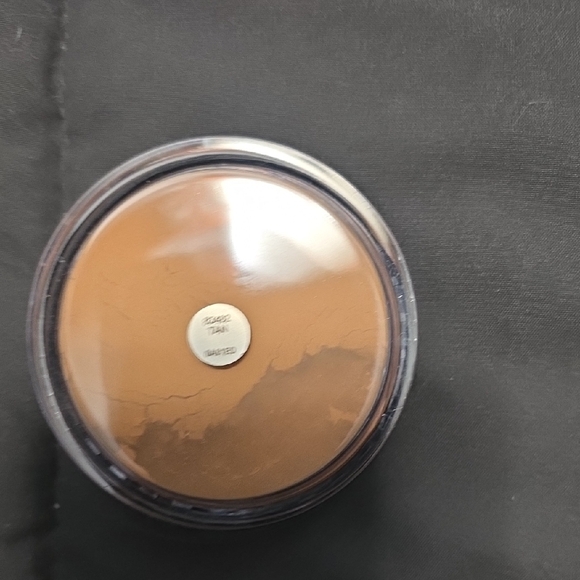 E.L.F. Matte Setting Powder - Tan - Picture 5 of 5